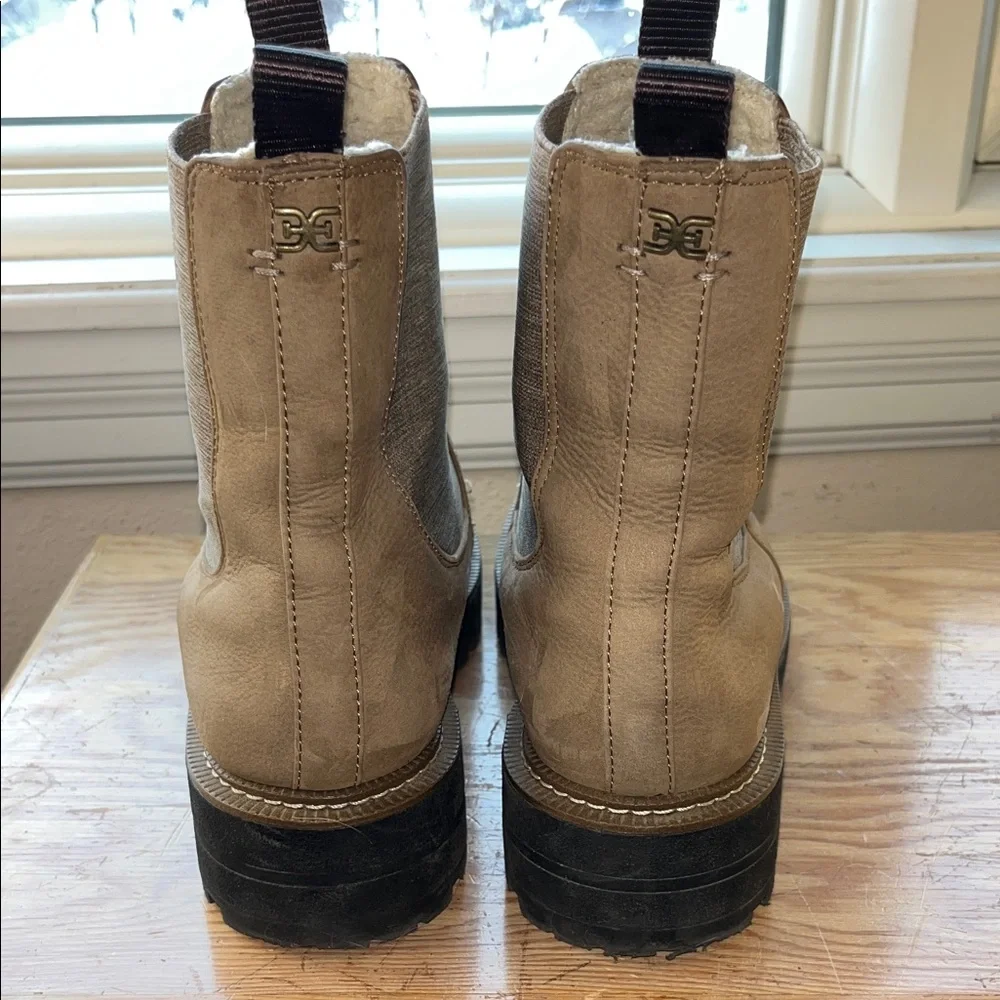 Sam Edelman Tan Chelsea Boots Chunky Black‎ Sole Detail 9